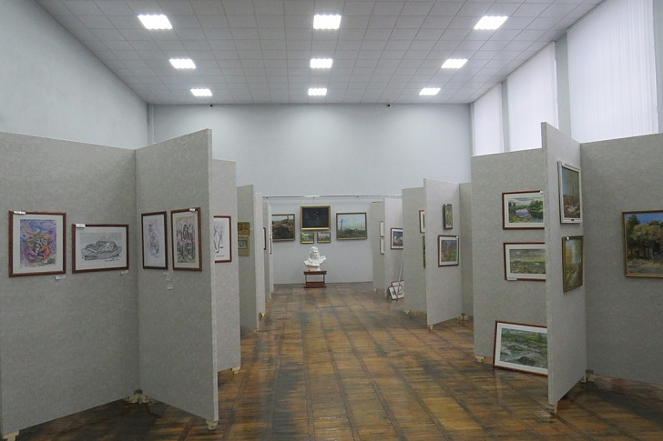 Котовская картинная галерея приняла первых посетителей