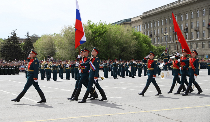В Сталинграде состоялся военный парад